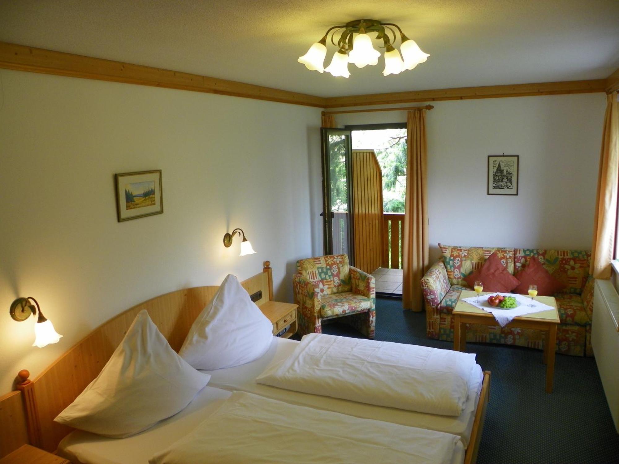 Landhotel Steigerwaldhaus Burghaslach Екстер'єр фото