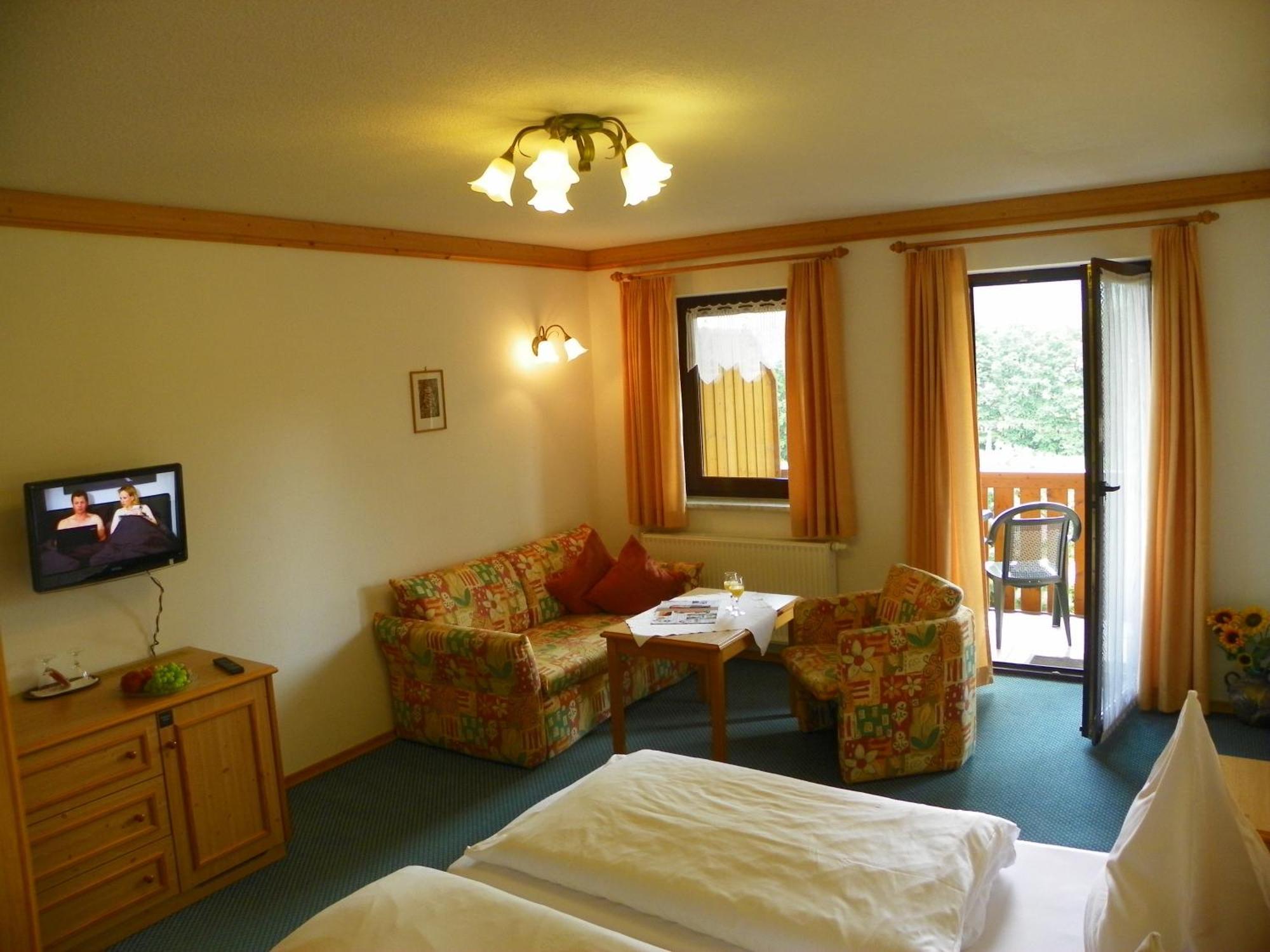 Landhotel Steigerwaldhaus Burghaslach Екстер'єр фото