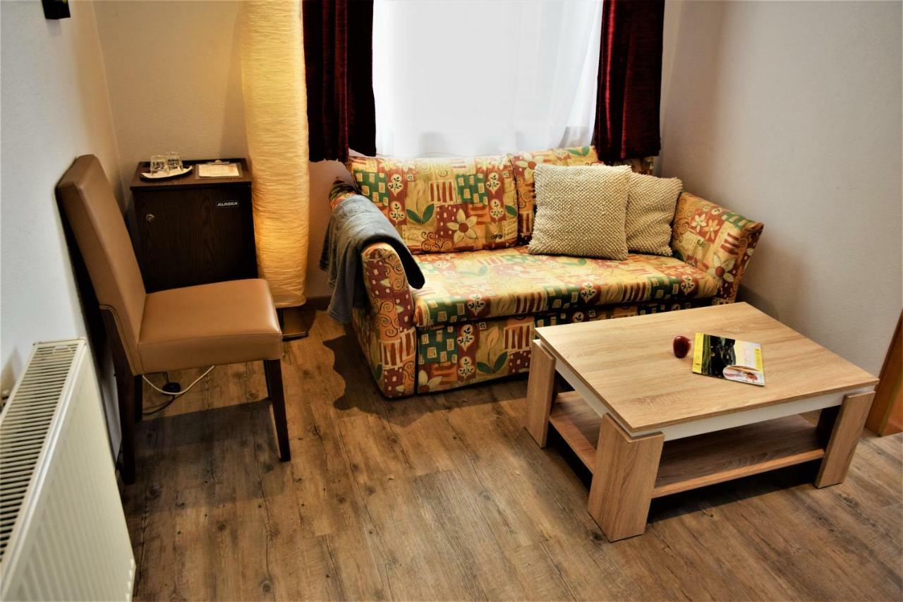 Landhotel Steigerwaldhaus Burghaslach Екстер'єр фото
